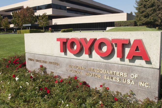 Toyota to Enforce Below-Invoice Pricing in Dealer Ads